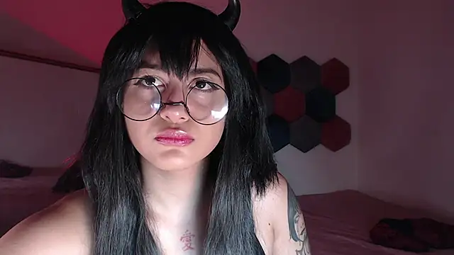 Snapshot of liz-beths chatting on 02/27/25, 01:28 liz-beths online show from 02/27/25, 01:28