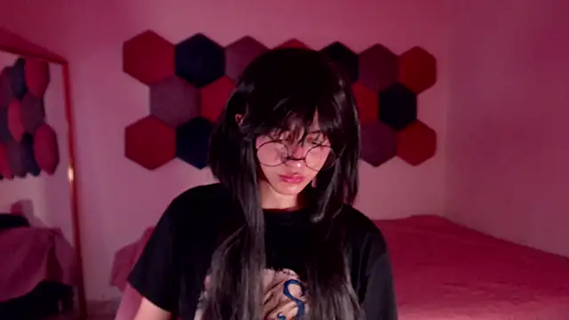 Snapshot of liz-beths chatting on 03/03/25, 01:53 liz-beths online show from 03/03/25, 01:53