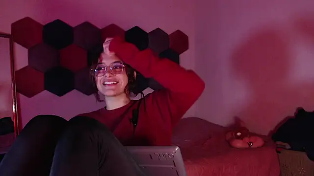 Snapshot of liz-beths chatting on 03/18/25, 12:16 liz-beths online show from 03/18/25, 12:16