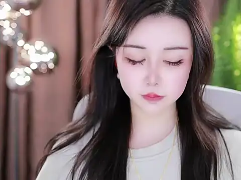 Qiaoqiao  online show from 02/15/25, 10:11