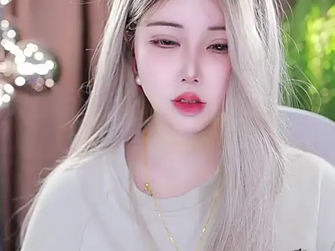 Qiaoqiao  online show from 02/20/25, 07:12