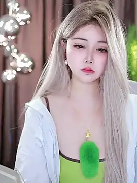 Qiaoqiao  online show from 02/20/25, 10:16