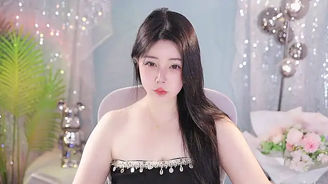 Qiaoqiao  online show from 09/12/25, 12:49