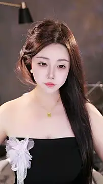 Qiaoqiao  online show from 10/21/25, 03:57