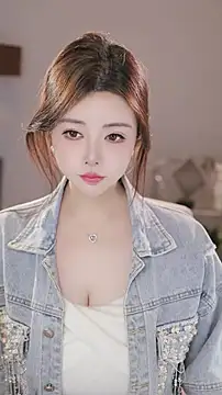 Qiaoqiao  online show from 12/20/25, 04:14