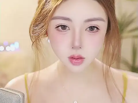 Snapshot of Qiaoqiao_ chatting on 05/18/26, 04:13 Qiaoqiao online show from 05/18/26, 04:13