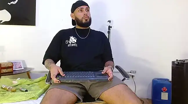 Snapshot of samir_music chatting on 12/06/24, 04:38 samir music online show from 12/06/24, 04:38