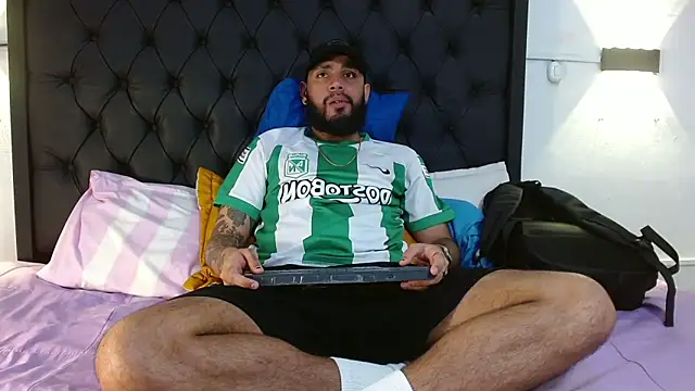 Snapshot of samir_music chatting on 12/22/24, 03:22 samir music online show from 12/22/24, 03:22