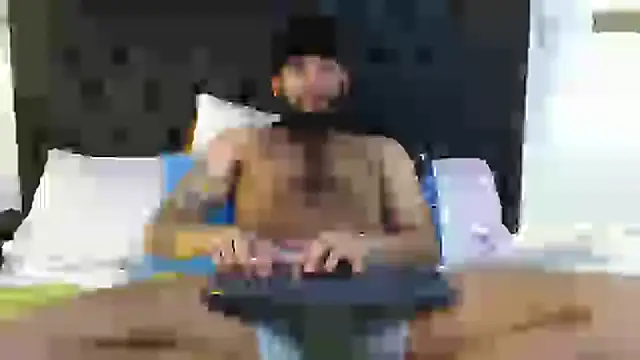 Snapshot of samir_music chatting on 01/25/25, 04:03 samir music online show from 01/25/25, 04:03