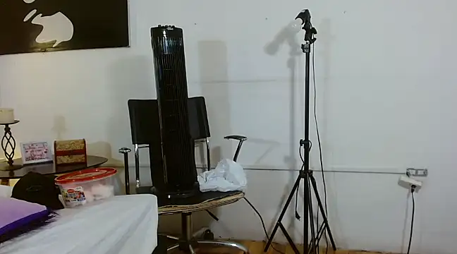 Snapshot of samir_music chatting on 03/13/25, 10:21 samir music online show from 03/13/25, 10:21