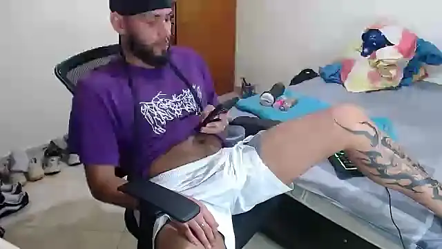 Snapshot of samir_music chatting on 09/15/25, 01:38 samir music online show from 09/15/25, 01:38