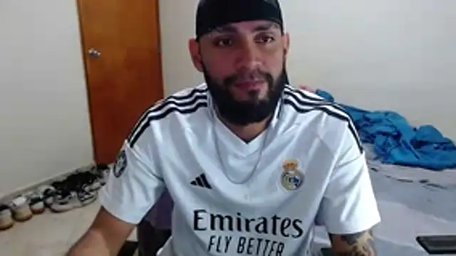 Snapshot of samir_music chatting on 10/26/25, 07:09 samir music online show from 10/26/25, 07:09