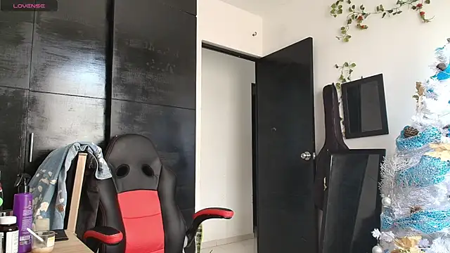 Snapshot of Haruto2001 chatting on 12/16/24, 06:49 Haruto2001 online show from 12/16/24, 06:49