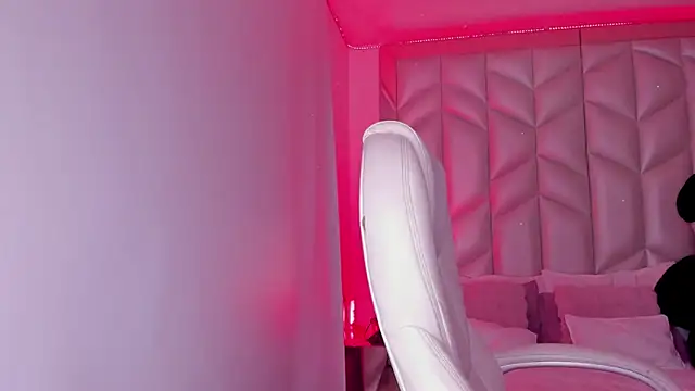 Snapshot of AlhanaRose chatting on 01/07/25, 11:35 AlhanaRose online show from 01/07/25, 11:35