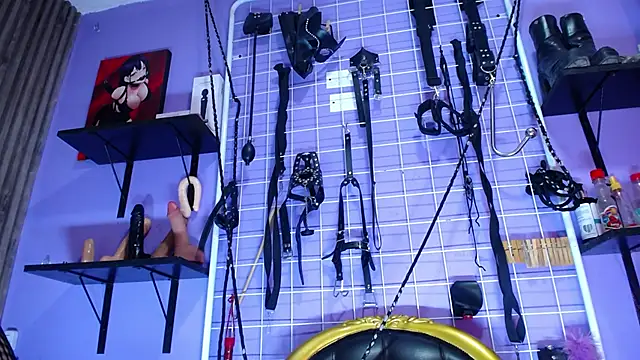 Snapshot of _candy_bdsm_ chatting on 04/15/26, 07:58 candy bdsm online show from 04/15/26, 07:58