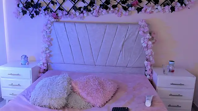 Snapshot of baby_kaliope chatting on 12/12/24, 01:17 baby kaliope online show from 12/12/24, 01:17