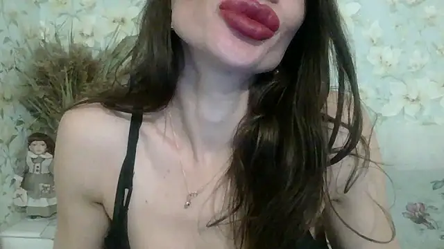 Snapshot of KikoBirds29 chatting on 02/11/25, 05:29 KikoBirds29 online show from 02/11/25, 05:29