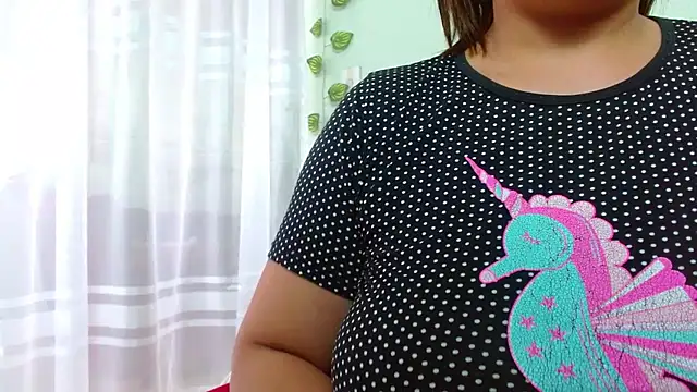 Snapshot of MirandaDream2 chatting on 10/07/25, 02:14 MirandaDream2 online show from 10/07/25, 02:14