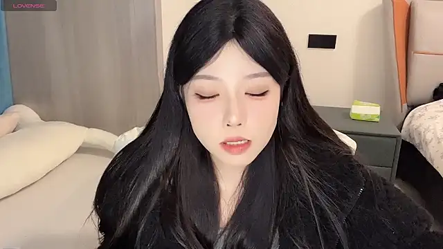 Q-ing online show from 12/24/24, 06:17