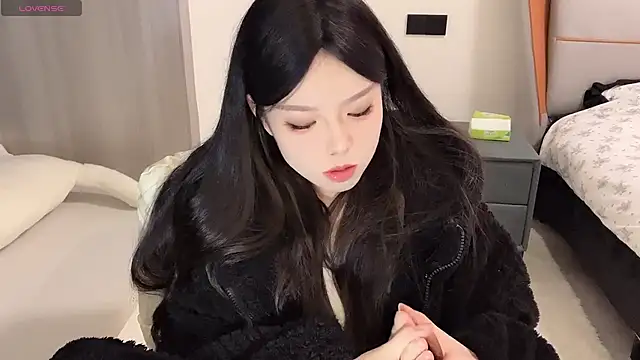 Q-ing online show from 12/25/24, 05:37