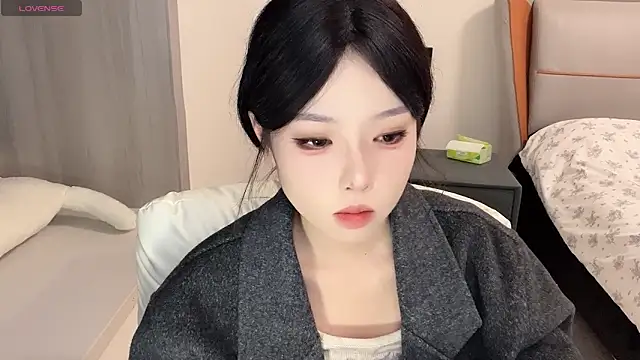 Q-ing online show from 12/27/24, 07:14