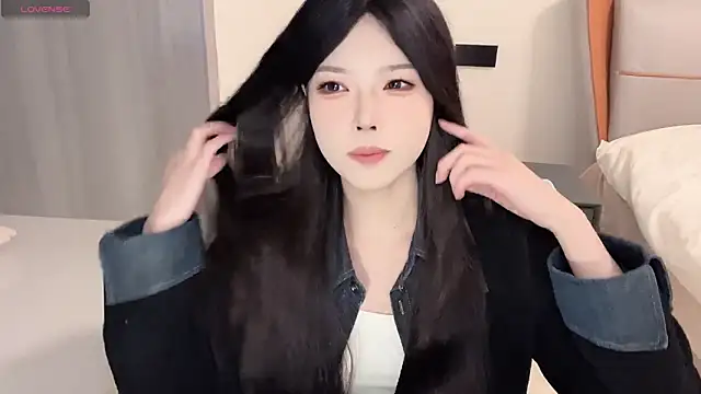 Q-ing online show from 01/03/25, 12:41