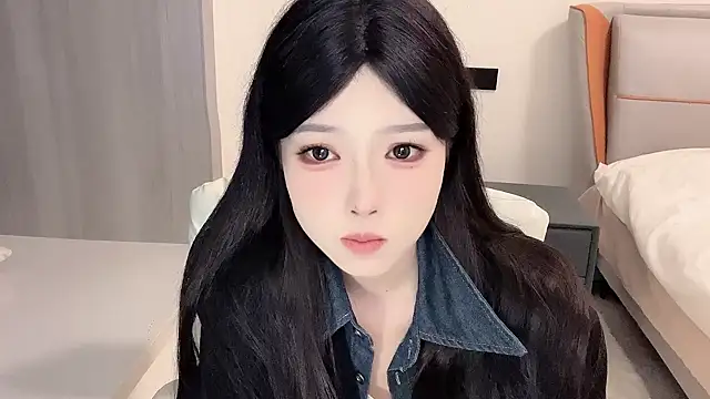 Q-ing online show from 01/03/25, 03:44