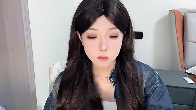 Q-ing online show from 02/16/25, 04:10