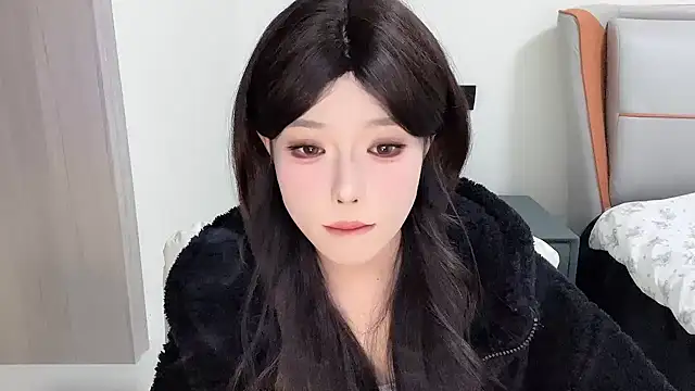 Q-ing online show from 02/22/25, 07:47