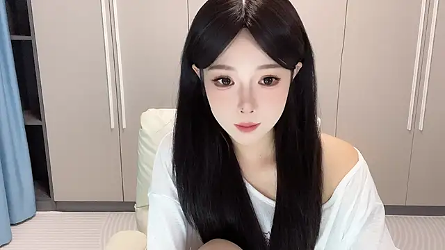 Q-ing online show from 09/19/25, 12:28