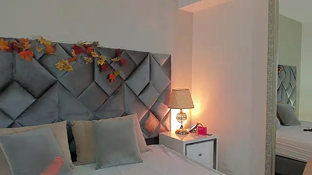 Luisa0110 online show from 10/10/25, 10:20