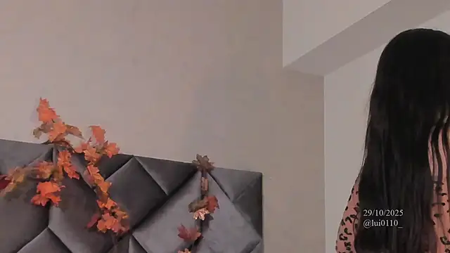 Luisa0110 online show from 10/29/25, 07:26