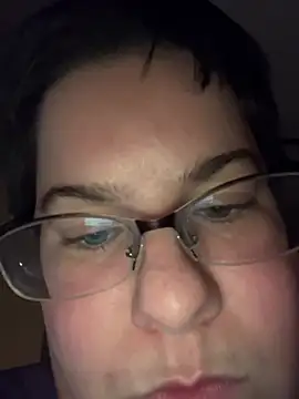 Snapshot of ggf1993 chatting on 01/28/25, 01:39 ggf1993 online show from 01/28/25, 01:39