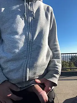 takuyapp online show from 01/04/25, 12:48