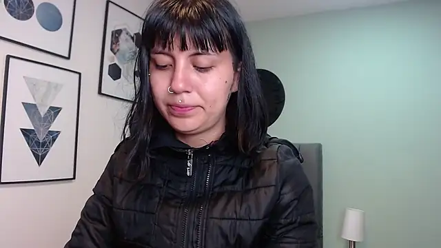 Snapshot of amy_adams1 chatting on 10/22/25, 04:57 amy adams1 online show from 10/22/25, 04:57