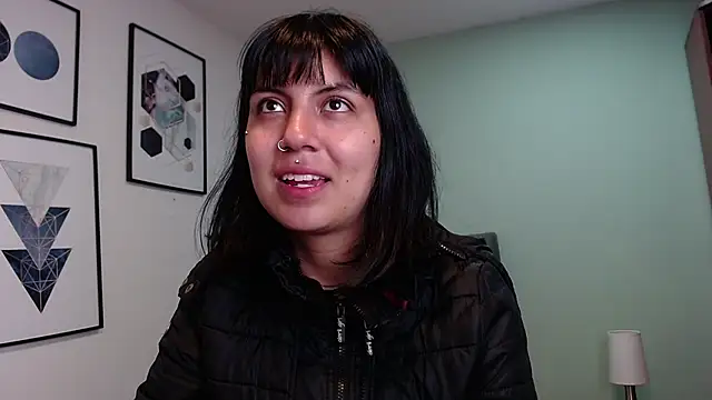 Snapshot of amy_adams1 chatting on 11/06/25, 04:46 amy adams1 online show from 11/06/25, 04:46