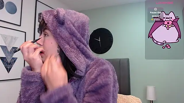 Snapshot of amy_adams1 chatting on 11/07/25, 04:45 amy adams1 online show from 11/07/25, 04:45