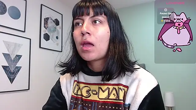 Snapshot of amy_adams1 chatting on 11/12/25, 04:24 amy adams1 online show from 11/12/25, 04:24