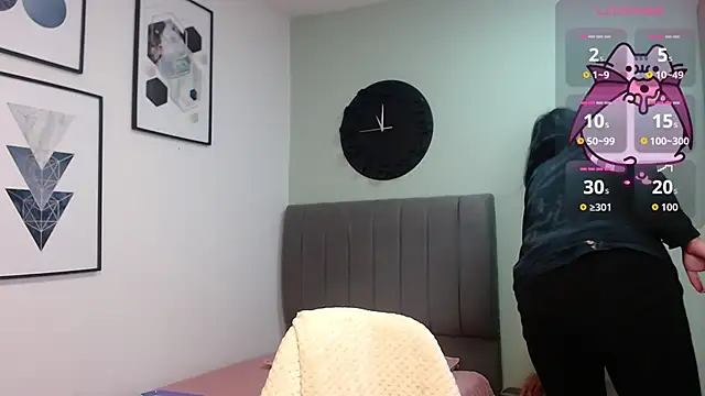 Snapshot of amy_adams1 chatting on 11/18/25, 03:56 amy adams1 online show from 11/18/25, 03:56