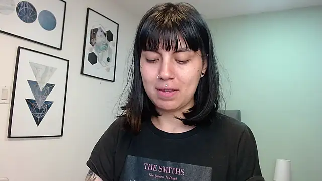 Snapshot of amy_adams1 chatting on 12/15/25, 04:06 amy adams1 online show from 12/15/25, 04:06