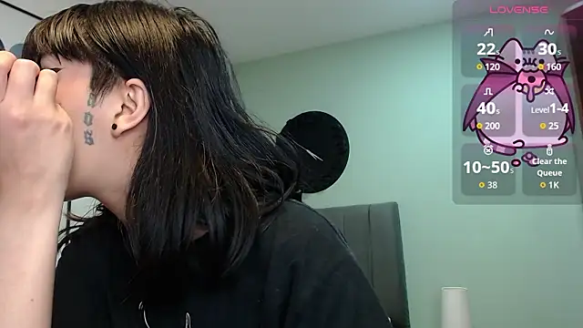 Snapshot of amy_adams1 chatting on 02/05/26, 04:17 amy adams1 online show from 02/05/26, 04:17