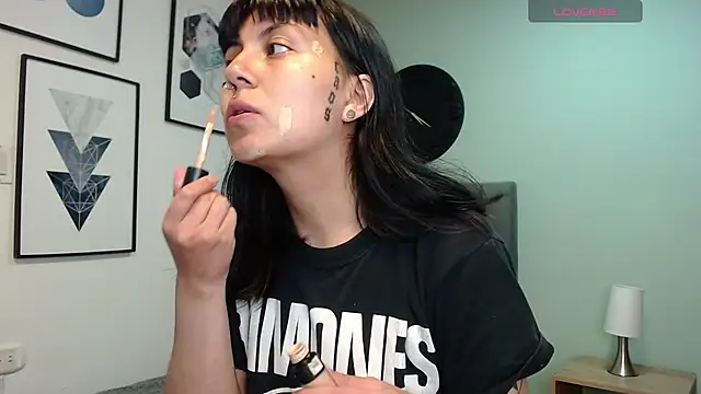 Snapshot of amy_adams1 chatting on 04/21/26, 04:52 amy adams1 online show from 04/21/26, 04:52