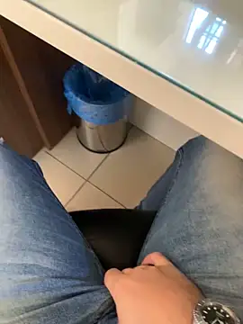 Snapshot of smithrosinha chatting on 01/21/25, 06:34 smithrosinha online show from 01/21/25, 06:34