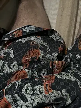 Snapshot of smithrosinha chatting on 04/08/26, 05:40 smithrosinha online show from 04/08/26, 05:40