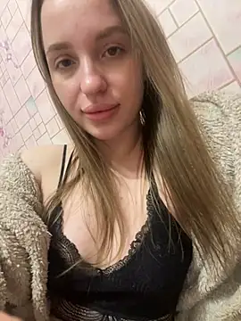 Snapshot of EdnaBradley chatting on 01/26/25, 09:29 EdnaBradley online show from 01/26/25, 09:29