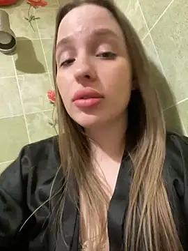 Snapshot of EdnaBradley chatting on 03/13/25, 08:22 EdnaBradley online show from 03/13/25, 08:22