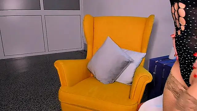 Nora Adamss online show from 02/09/25, 04:04