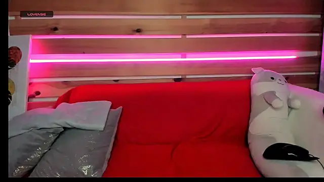 Nora Adamss online show from 10/15/25, 07:19