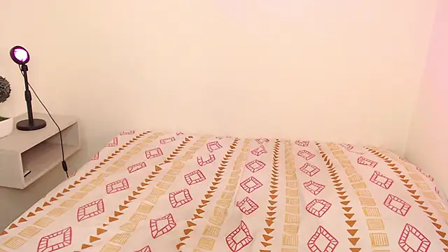 Snapshot of michaela_cox chatting on 10/04/25, 07:23 michaela cox online show from 10/04/25, 07:23