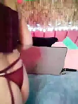 Snapshot of Isabelle_Lov18 chatting on 12/13/24, 04:00 Isabelle Lov18 online show from 12/13/24, 04:00